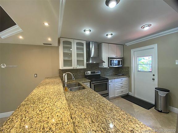 5th image of 3745 NE 171st St APT 26