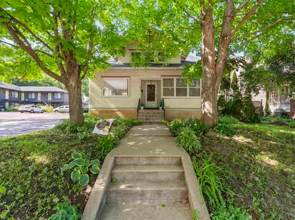 1036 E Court St, Iowa City, IA 52240