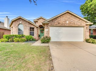 135 Valley Ranch Dr, Waxahachie, TX 75165