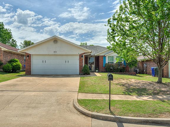 3rd image of 821 Peppertree Ct