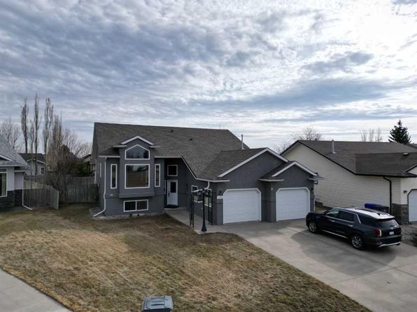 20 N Wildrose Dr, Claresholm, AB T0L 0T0
