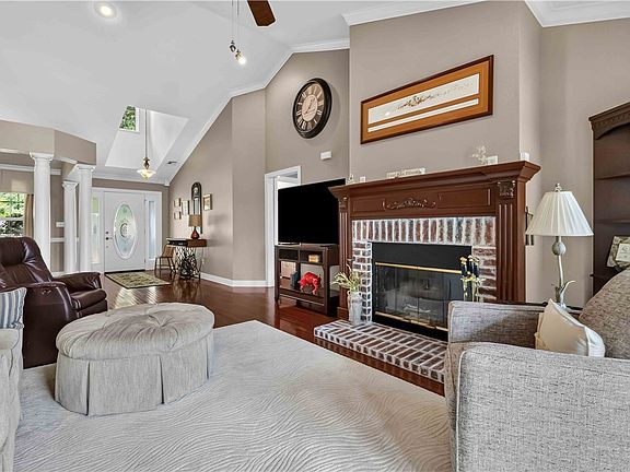5th image of 1 Glamis Ln