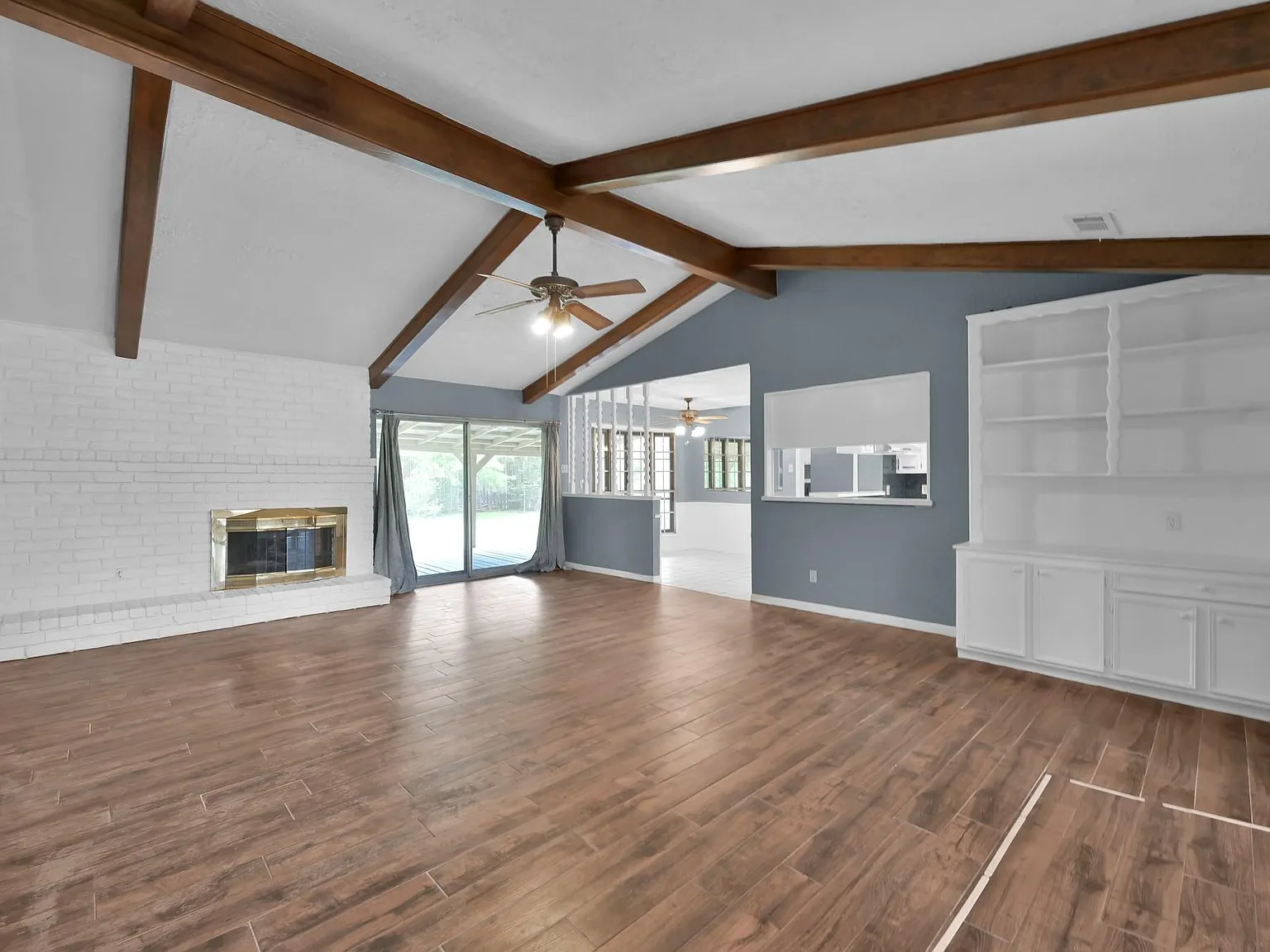 4 bed, 2.5 bath, 1998 sqft, $2,150 — Photo 3