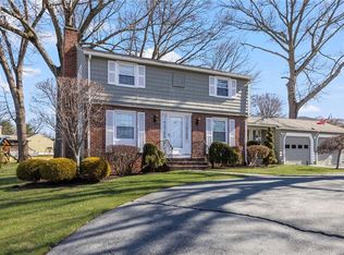 157 Sweetbriar Dr, Cranston, RI 02920