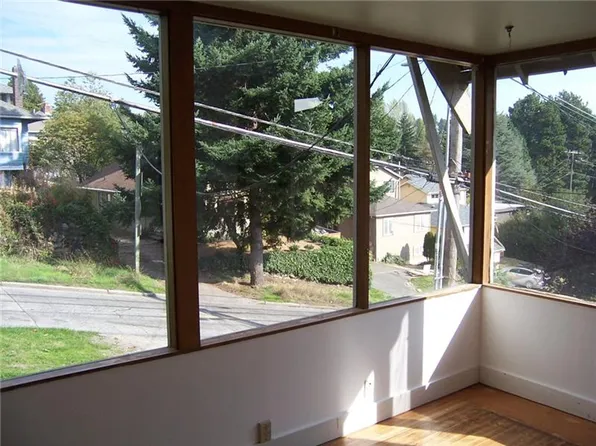 ar2107, 2107 NE 54th St #A3, Seattle, WA 98105