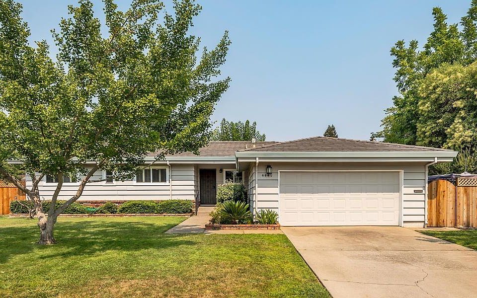 2nd image of 4441 Rollingrock Way