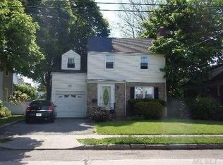 209 Brower Ave, Rockville Centre, NY 11570