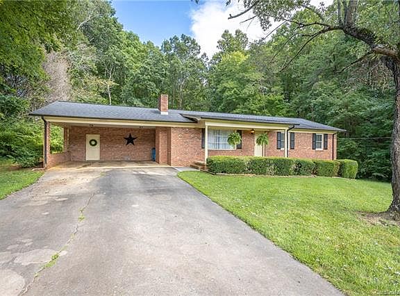 2nd image of 2907 Woodstream Dr