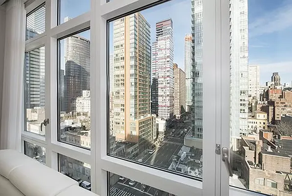 Rented by R New York | media 9