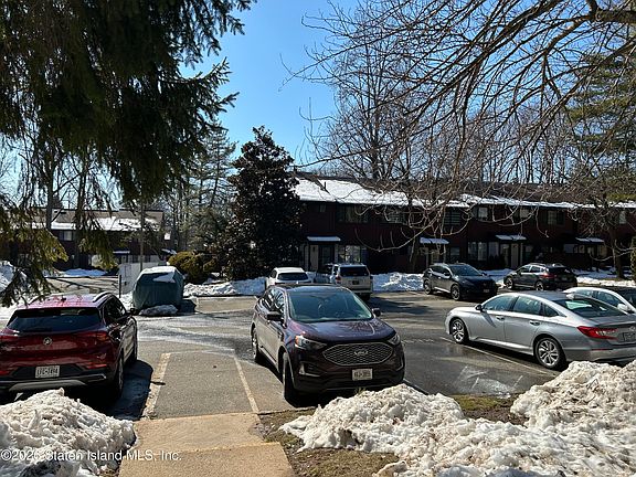 5th image of 1752 Forest Hill Rd