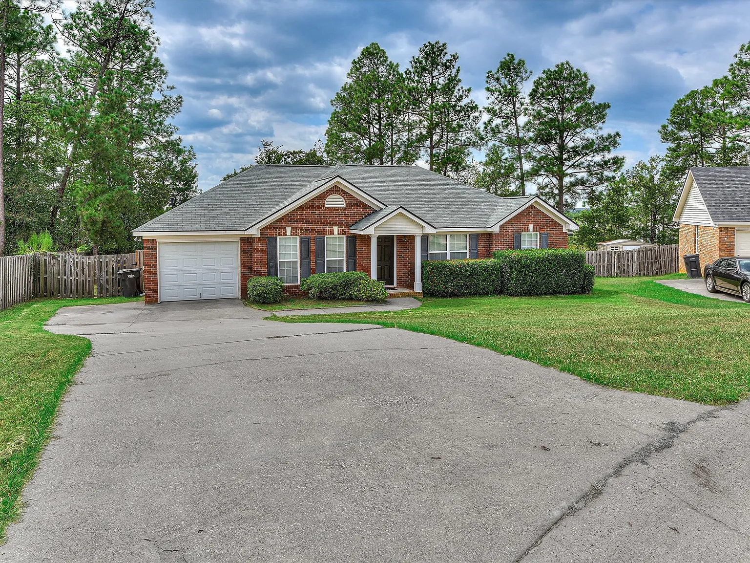 3 bed, 1559 sqft, $1,800 — Photo 1