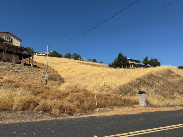 9185 Banderilla Dr, La Grange, CA 95329