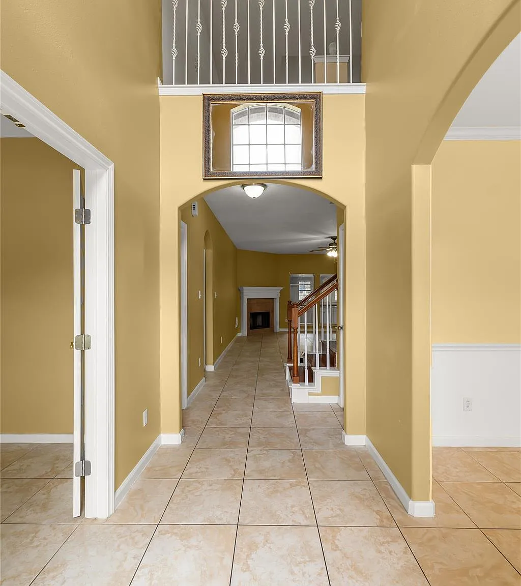 4 bed, 2.5 bath, 3145 sqft, $2,500 — Photo 3