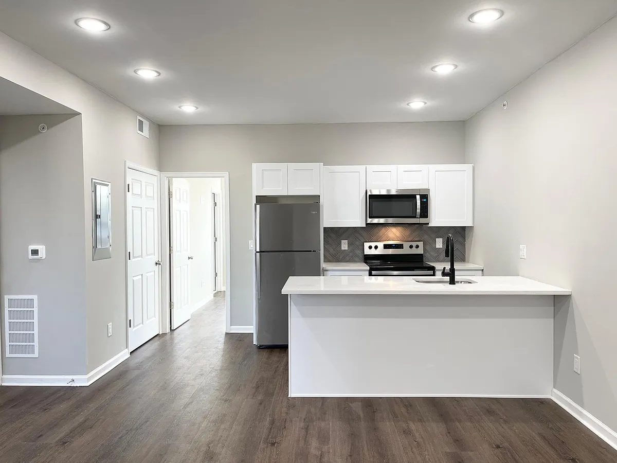 Building Photo - 1228 N Marshall St #3R