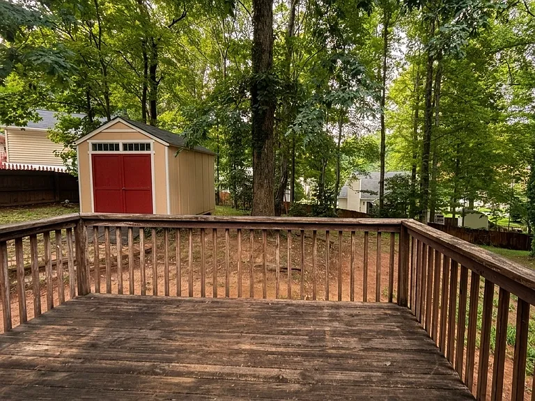 301 Round About Rd — Photo 23