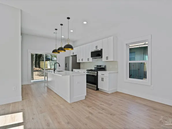 1003 N D St, Pensacola, FL 32501