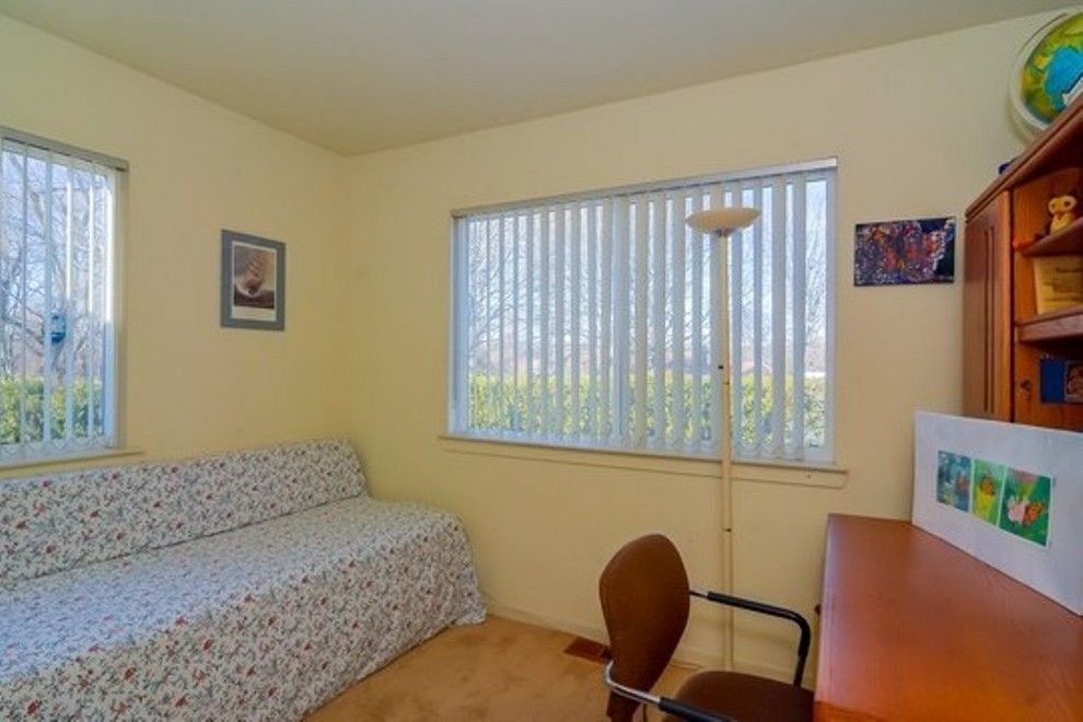 220 Montauk Hwy, Hampton Villas 6, Speonk, NY 11972 Out East