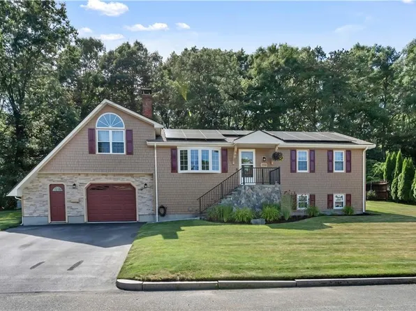 139 Ray Ave, Woonsocket, RI 02895