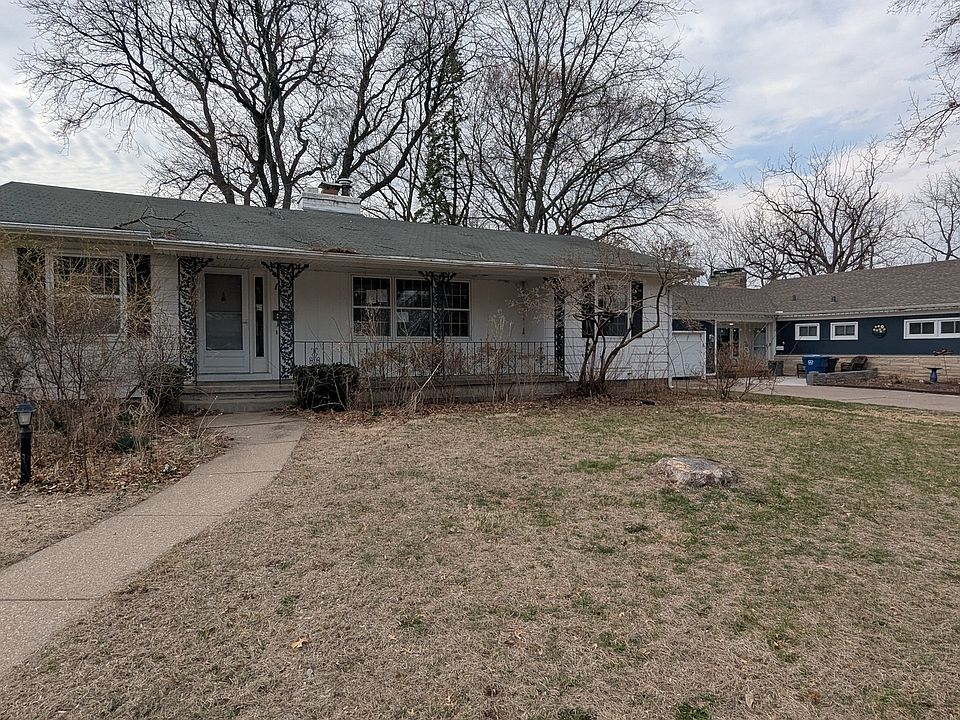 1st image of 1 Parkwood Dr