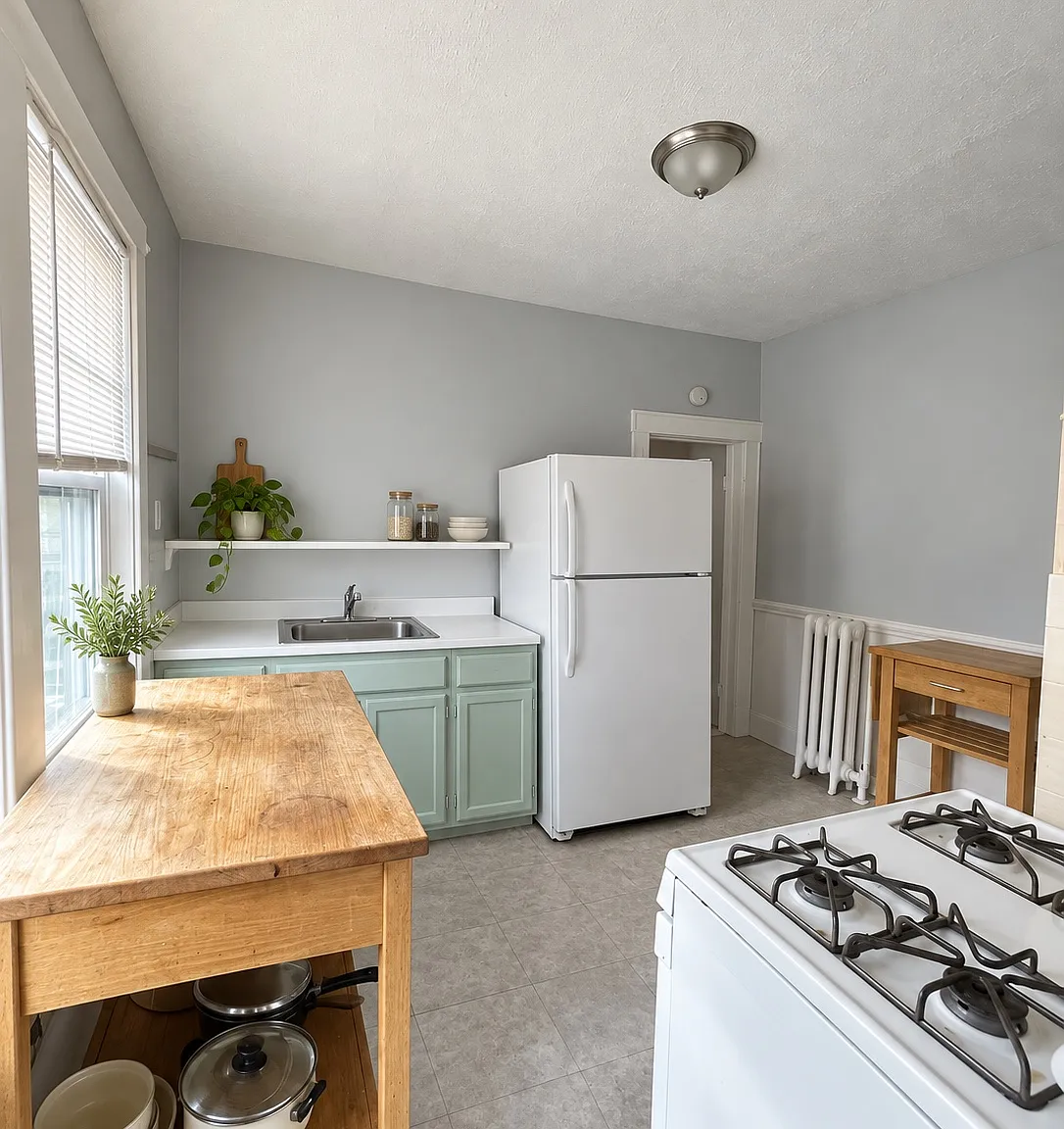 3 bed, $4,050 — Photo 1