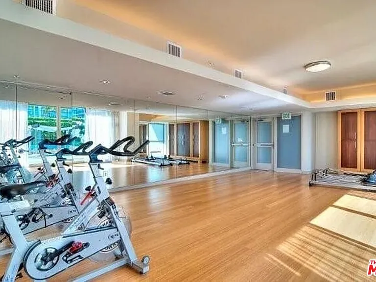 13700 Marina Pointe Dr #1225 — Photo 10