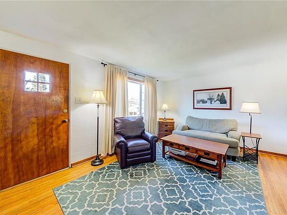 3rd image of 519 Rosewood Dr