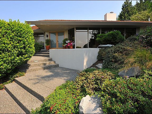 2nd image of 8829 NE 25th Pl