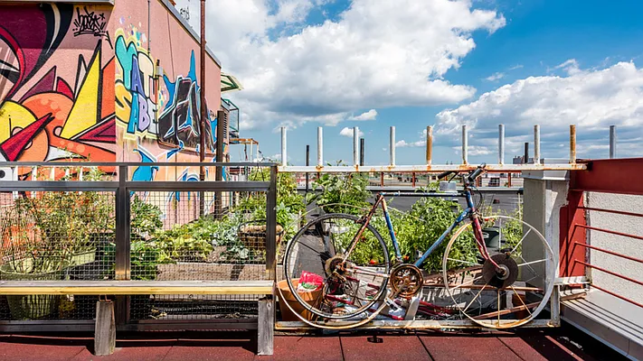 Rented by Nooklyn NYC LLC | media 121