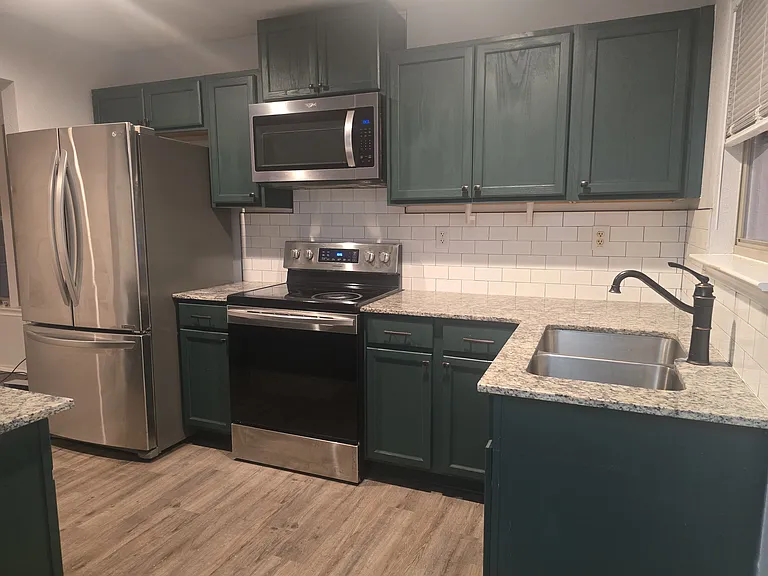 902 Estelle Ave — Photo 11