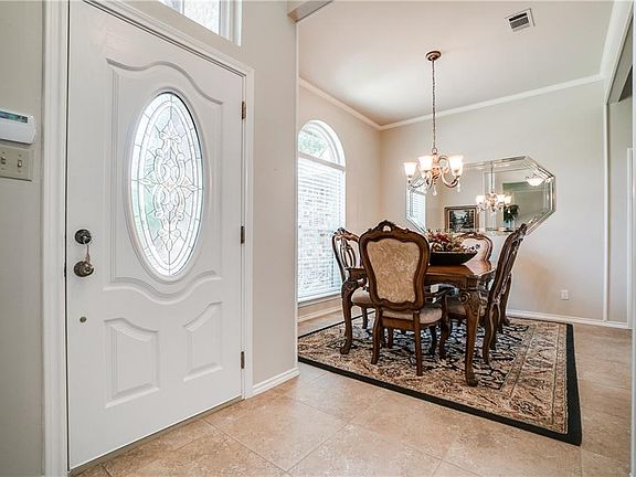 4th image of 2005 Larkspur Dr