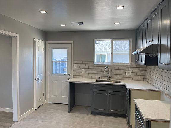 2nd image of 2207 Terra Villa St