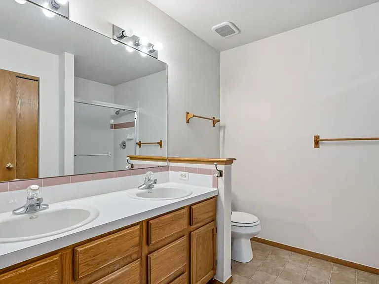1857 Winchester Ct — Photo 13