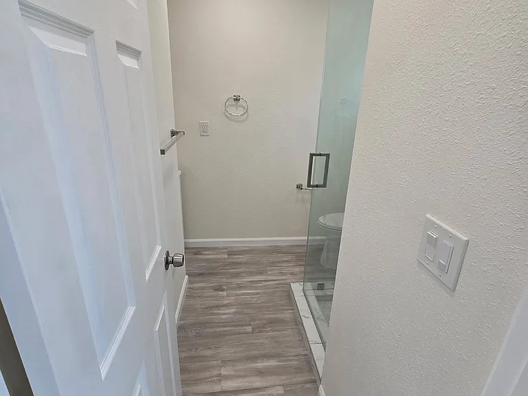 616 S Van Ness Ave #616D — Photo 2