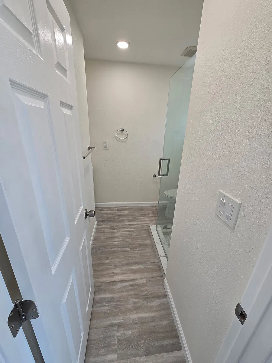 Building Photo - 616 S Van Ness Ave #616D