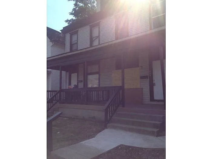 565-567 Gilbert St photo 1