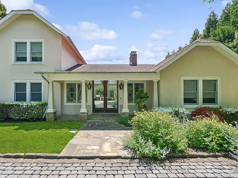 255 Moses Ln — Photo 3