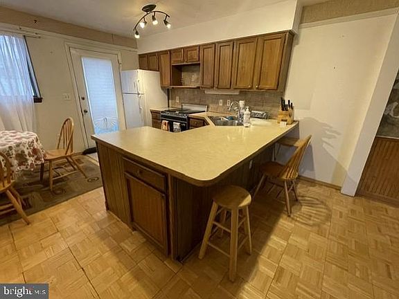 5th image of 18 Fredericksburg Ct