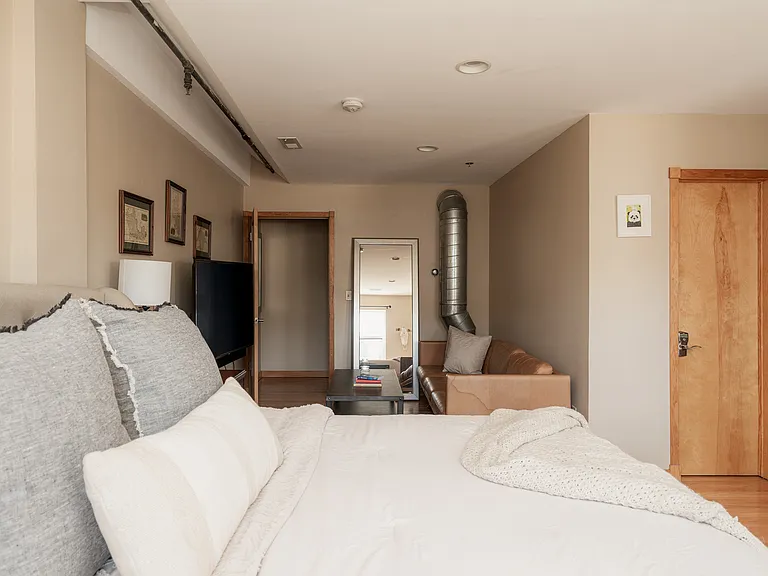 2715 Blake St #204 — Photo 21