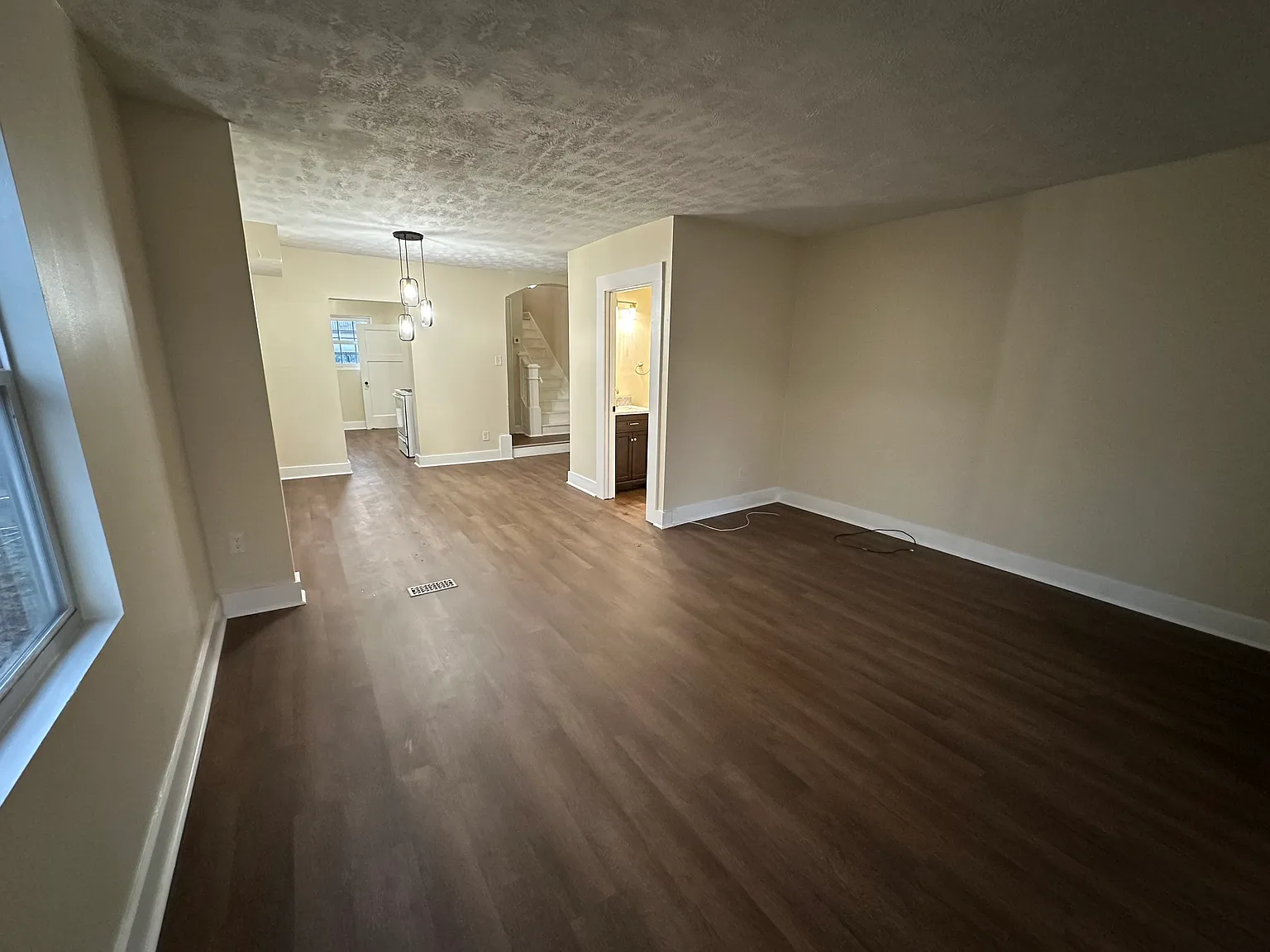 3 bed, 1340 sqft, $1,300 — Photo 4