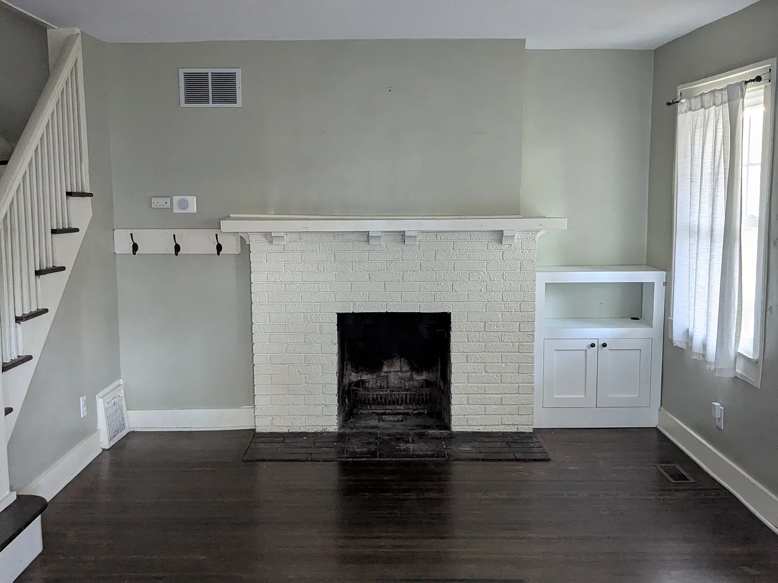 3 bed, 1250 sqft, $1,700 — Photo 1