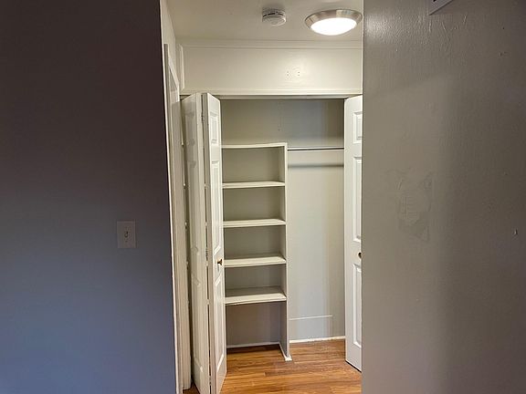 3rd image of 802 W 59th Pl #2