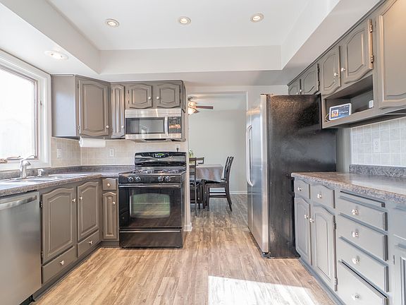 5th image of 231 Minter Dr