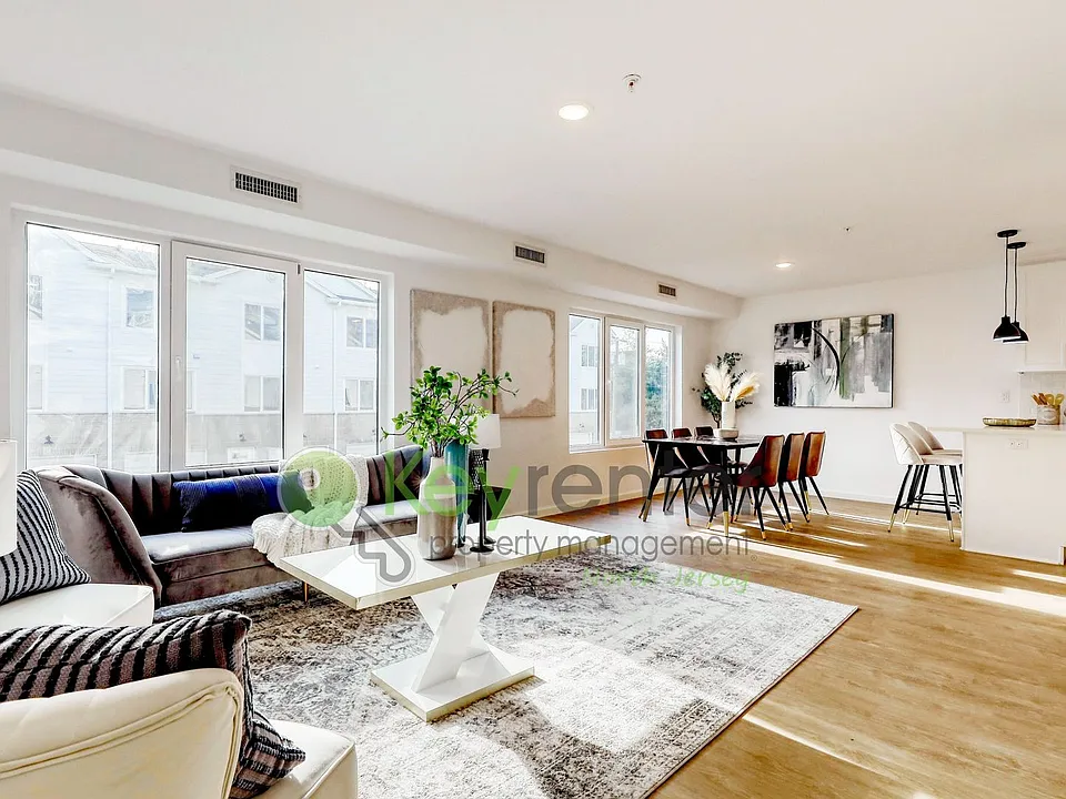 176 Pennington Ave #1