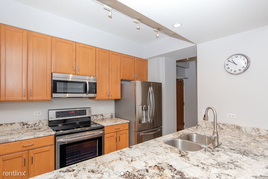 1st image of 1335 S Prairie Ave Unit 1709