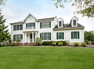 7 Bodine Dr, Cranbury, NJ 08512