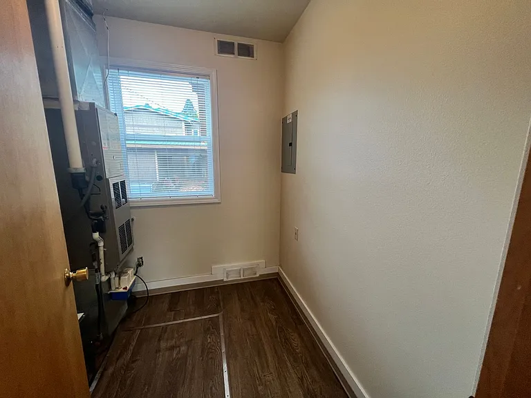 1304 N Brooklane St — Photo 17