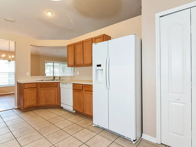 12614 Midpointe Dr — Photo 8