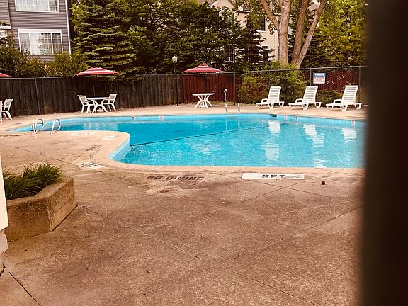 4th image of 5600 Astor Ln APT 122