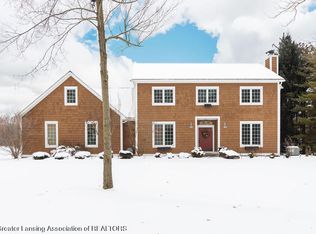 16523 Peacock Ln, Haslett, MI 48840