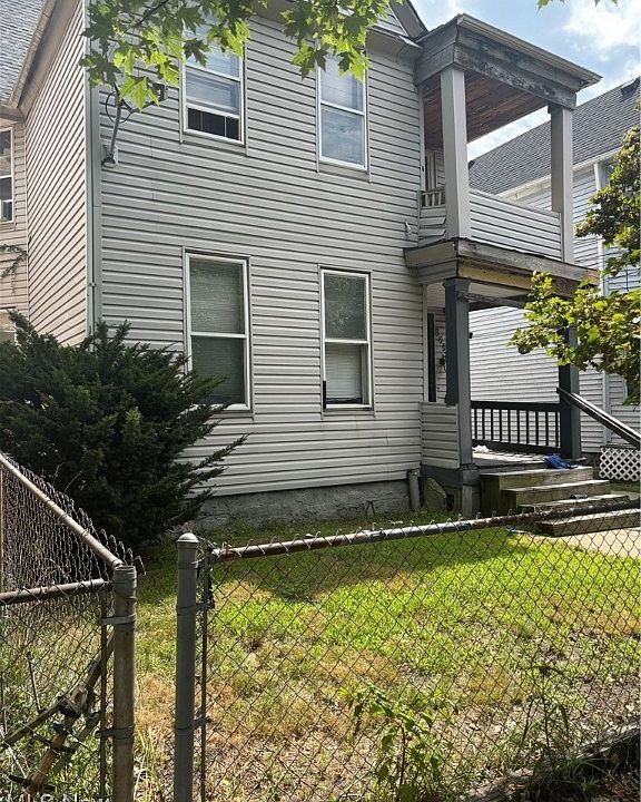 2nd image of 1775 E 31st St